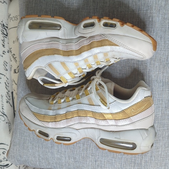 Nike Air Max 95 Av8428-001 Desert Sand Metallic Gold-Summit White Women's Size 7 - Picture 10 of 16
